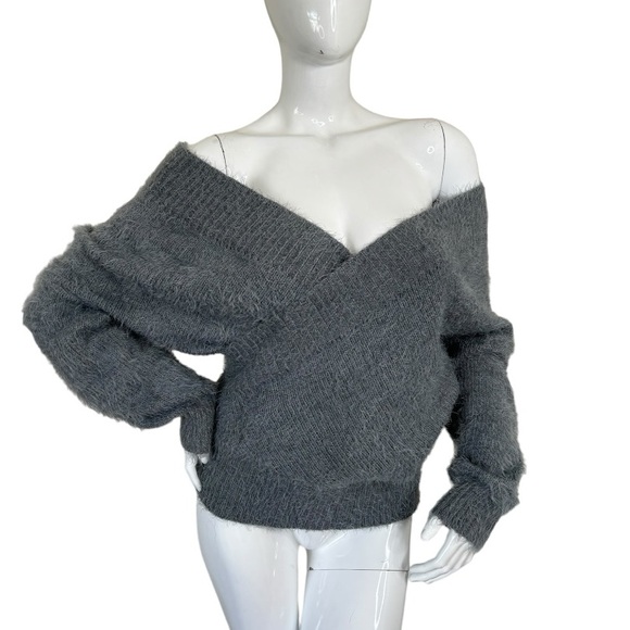 Fashion on Earth Anthro Open Back Fuzzy Eyelash Sweater top faux wrap grey M MD - Picture 15 of 17